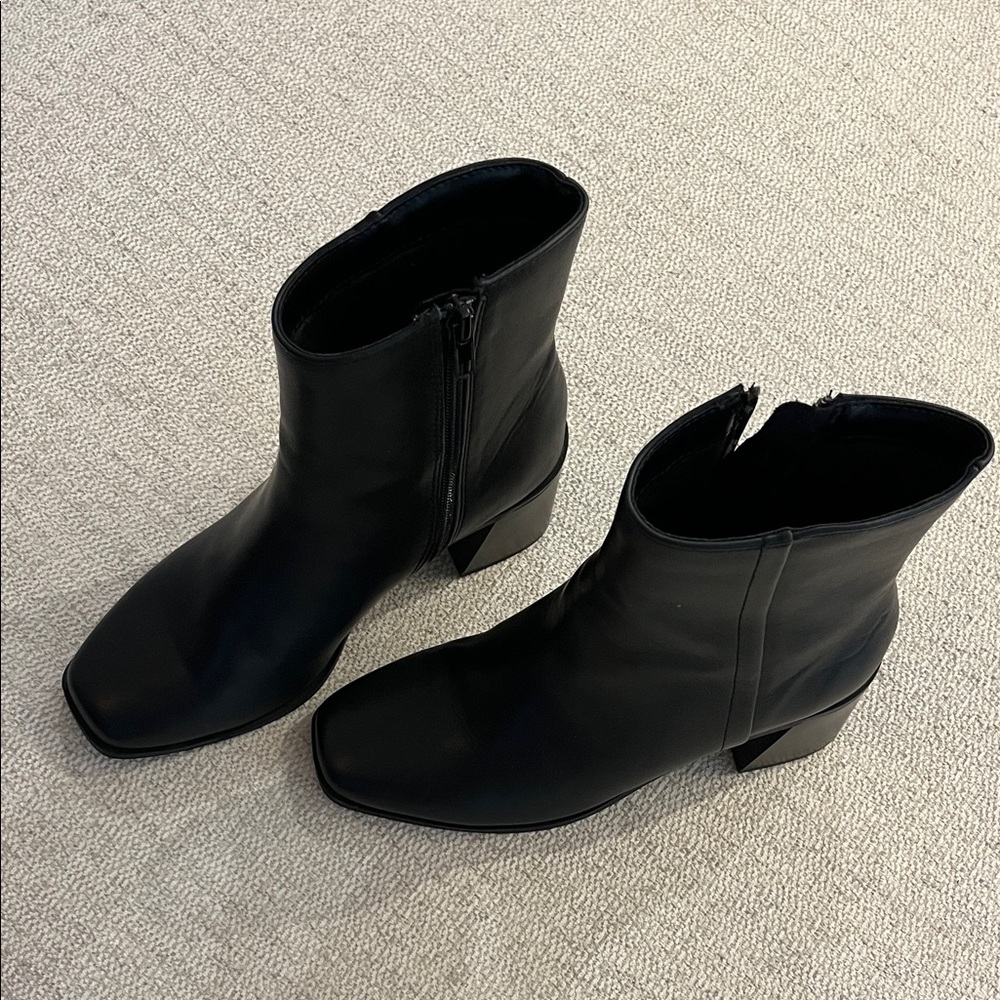Soda Black Square-Toe Ankle Booties with Side Zip